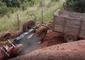 Trabalhador morre após trator tombar em área rural no Sul de Minas