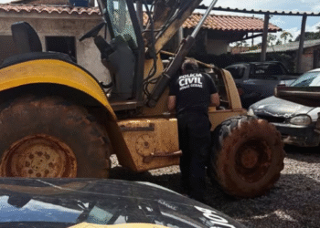 Retroescavadeira de R$ 150 mil é recuperada durante operação policial em Ilicínea