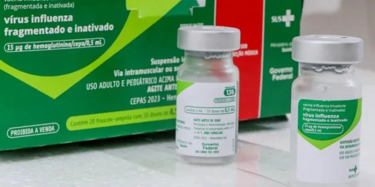Campanha Nacional de Vacinação contra a Influenza começa neste sábado (28) em várias regiões do país