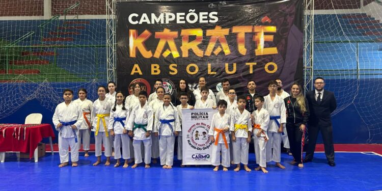 Atletas do Projeto Lutando Juntos conquistam 43 medalhas e um troféu para Carmo na disputa do III OPEN MINAS GERAIS DE KARATÊ