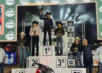 VÍDEO | Jovem de Carmo do Rio Claro se destaca em competições de três tambores e conquista títulos regionais