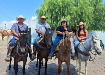 VÍDEO | Tradição e solidariedade marcam a 30ª Cavalgada do Pau do Óleo em Carmo do Rio Claro (MG)