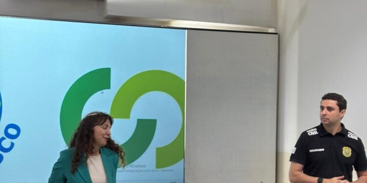 Palestra sobre cyberbullying marca mês de prevenção à violência escolar em Passos