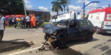 Colisão frontal entre dois carros deixa cinco feridos no Sul de Minas