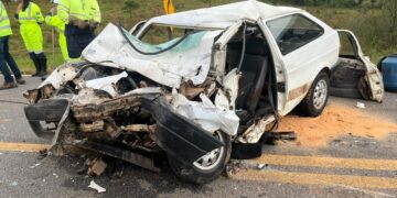 Jovem fica ferido após colisão frontal durante nevoeiro no Sul de Minas