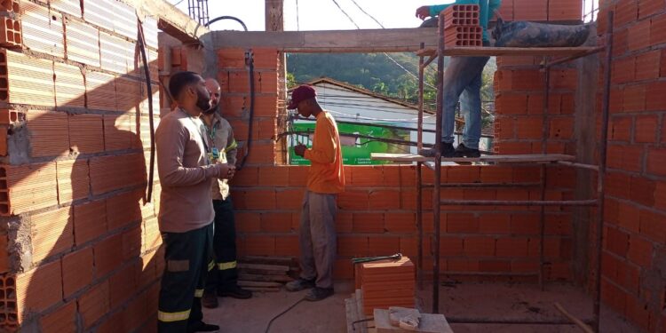 Brasil contabiliza pelo 3º ano consecutivo mais de 2 mil acidentes elétricos e Cemig alerta para cuidados