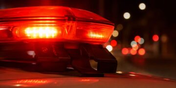 Motorista morre após ser atropelado e esmagado pelo próprio caminhão