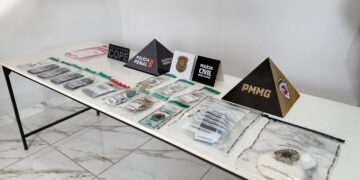 VÍDEO: Operação integrada em Guaxupé resulta em prisão, apreensão de drogas e materiais ligados ao tráfico