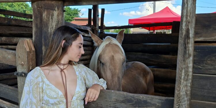 VÍDEO: Talento de Carmo do Rio Claro ganha destaque nos três tambores e procura patrocinadores