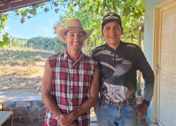 VÍDEO: Pedro Vaqueiro apresenta Carmo do Rio Claro para André Alicate e conteúdos viralizam nas redes