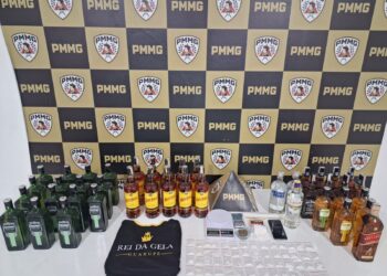 Polícia Militar apreende drogas e bebidas alcoólicas adulteradas em Guaxupé