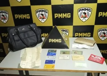 Dupla é detida pela PM após furto e uso de cartões bancários