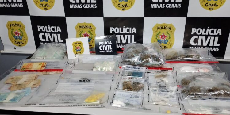 Polícia Civil cumpre mandados, prende suspeito e apreende drogas em operação contra o tráfico em Muzambinho