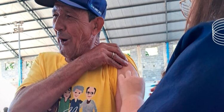 Prefeitura de Carmo do Rio Claro promove vacinação contra a gripe no Grupo Bem Viver