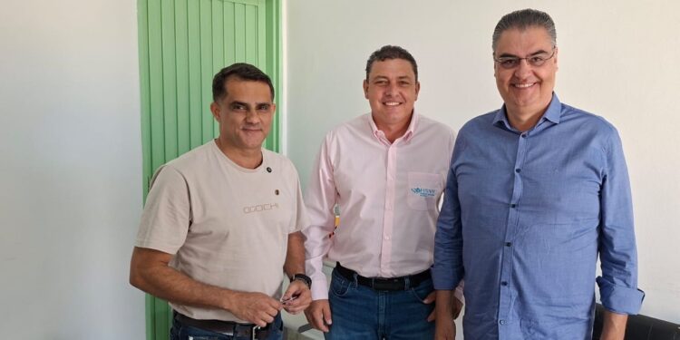 VÍDEO | Deputado Lafayette Andrada visita entidades de Carmo e aproveita para falar de verbas para município