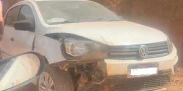 Veículo da saúde de Nova Resende colide com barranco na zona rural