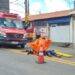 Ciclista fica ferido após colidir com porta de carro em Alfenas