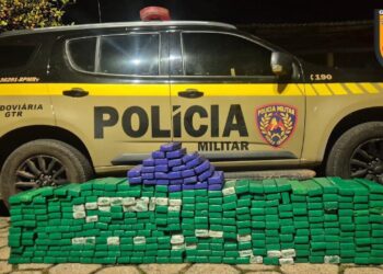 PASSOS | Perseguição policial na MG-050 resulta em grande apreensão de drogas e veículo roubado recuperado