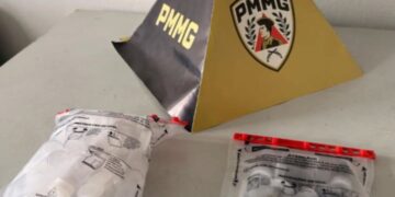 Polícia Militar apreende menor e drogas durante operação em ponto de tráfico em Areado