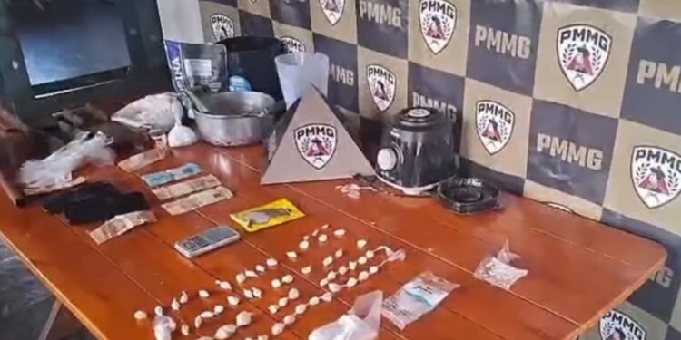Polícia Militar desmantela laboratório de cocaína e prende três adultos e um adolescente em Sul de minas