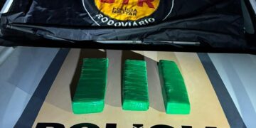 Perseguição policial na MG-050 termina com dois presos por tráfico de drogas em Passos