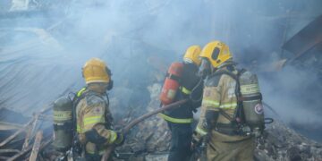 VÍDEO: Incêndio de grandes proporções atinge supermercado no Sul de Minas