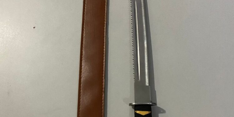 Homem é detido por porte de arma branca em Monte Belo