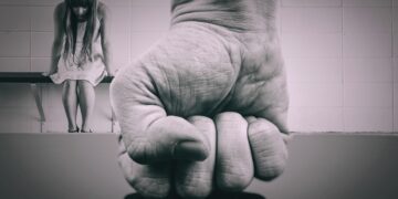 Trio de adolescentes estupram, filmam e compartilham conteúdo gravado com menina de 12 anos