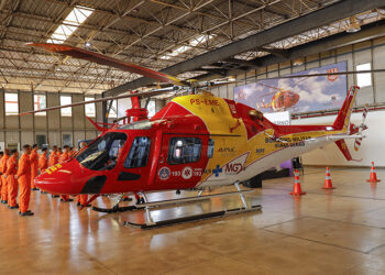 Helicóptero entregue ao Corpo de Bombeiros reforça resgates e combate a incêndios em Minas Gerais