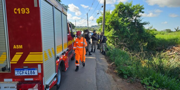 Corpo carbonizado é encontrado em área de difícil acesso em Pouso Alegre