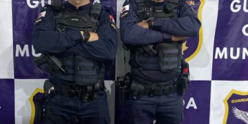 Passageiro foge durante abordagem e GCM apreende drogas após perseguição