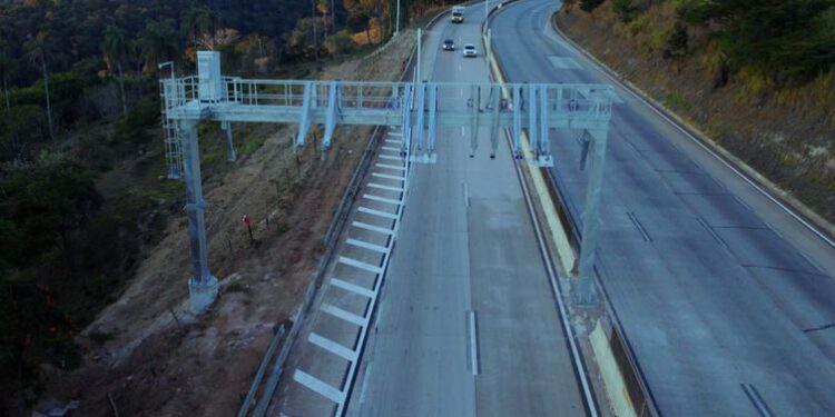 Governo suspende 3,4 milhões de multas por não pagar pedágio
