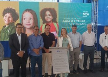 FIEMG inaugura escola do SESI em Araçuaí e lança pedra fundamental de nova unidade em Salinas 