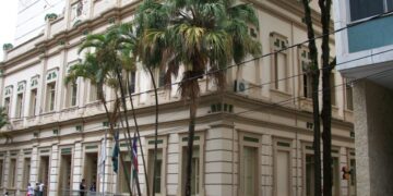 JF faz homenagens e inclui Bolsonaro