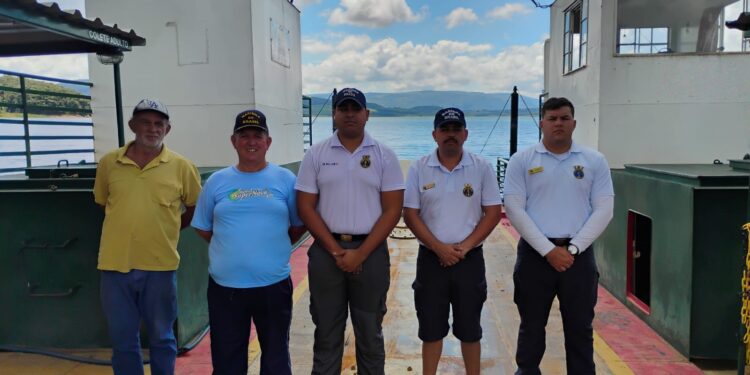 Marinha do Brasil vistoria balsas e confirma operação dentro dos padrões em Carmo do Rio Claro