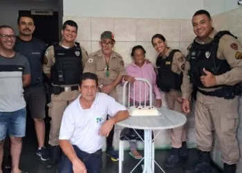 PMMG presta homenagem a Idoso do Lar São Vicente de Paulo de Alpinópolis (MG)