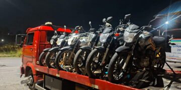 Operação Trânsito Seguro remove motocicletas e aplica autuações em Poços de Caldas