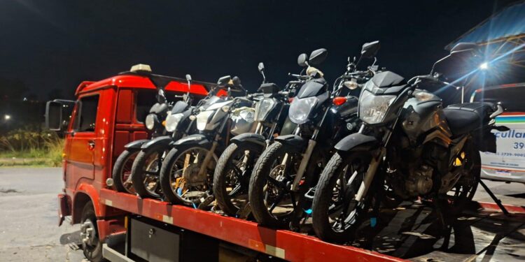 Operação Trânsito Seguro remove motocicletas e aplica autuações em Poços de Caldas