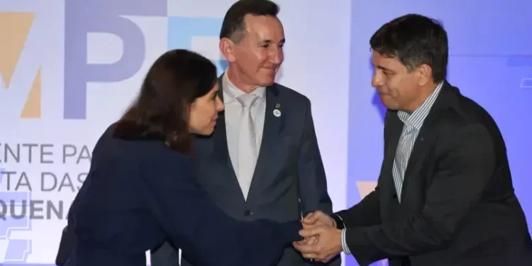 Sebrae defende fim da escala 6 x 1 junto à Frente Parlamentar das Micro e Pequenas Empresas