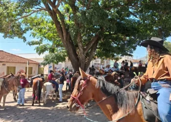 Reunião debate futuro das cavalgadas em Carmo do Rio Claro