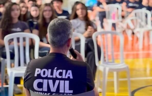 Polícia Civil promove palestra sobre bullying e cyberbullying em colégio de Alfenas
