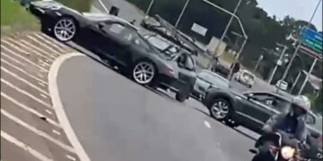 VÍDEO: Porsche e Peugeot se envolvem em acidente no Sul de Minas