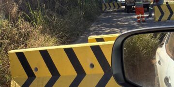 VÍDEO: DNIT reforça bloqueio na Ponte Torta com novas barreiras para impedir passagem de caminhões em Carmo do Rio Claro