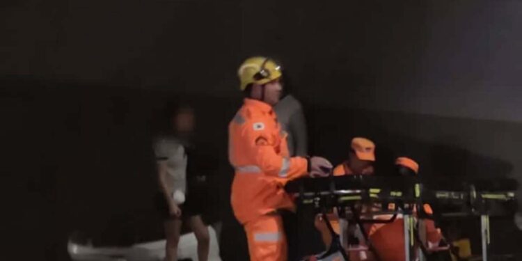 Motorista foge após acidente entre carro e moto