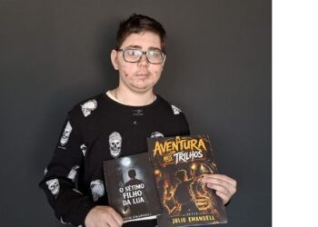 VÍDEO: Jovem de Carmo do Rio Claro publica três livros aos 15 anos