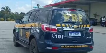 PRF prende homem suspeito de crime na Bahia durante abordagem no Sul de Minas