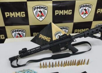 Polícia Militar apreende fuzil escondido em casa de menor em Passos