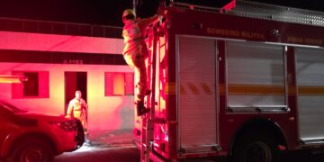 Incêndio atinge prédio residencial em cidade da região