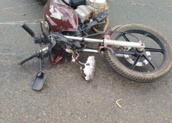 Acidente na MG-444 deixa motociclista ferido