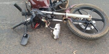 Acidente na MG-444 deixa motociclista ferido